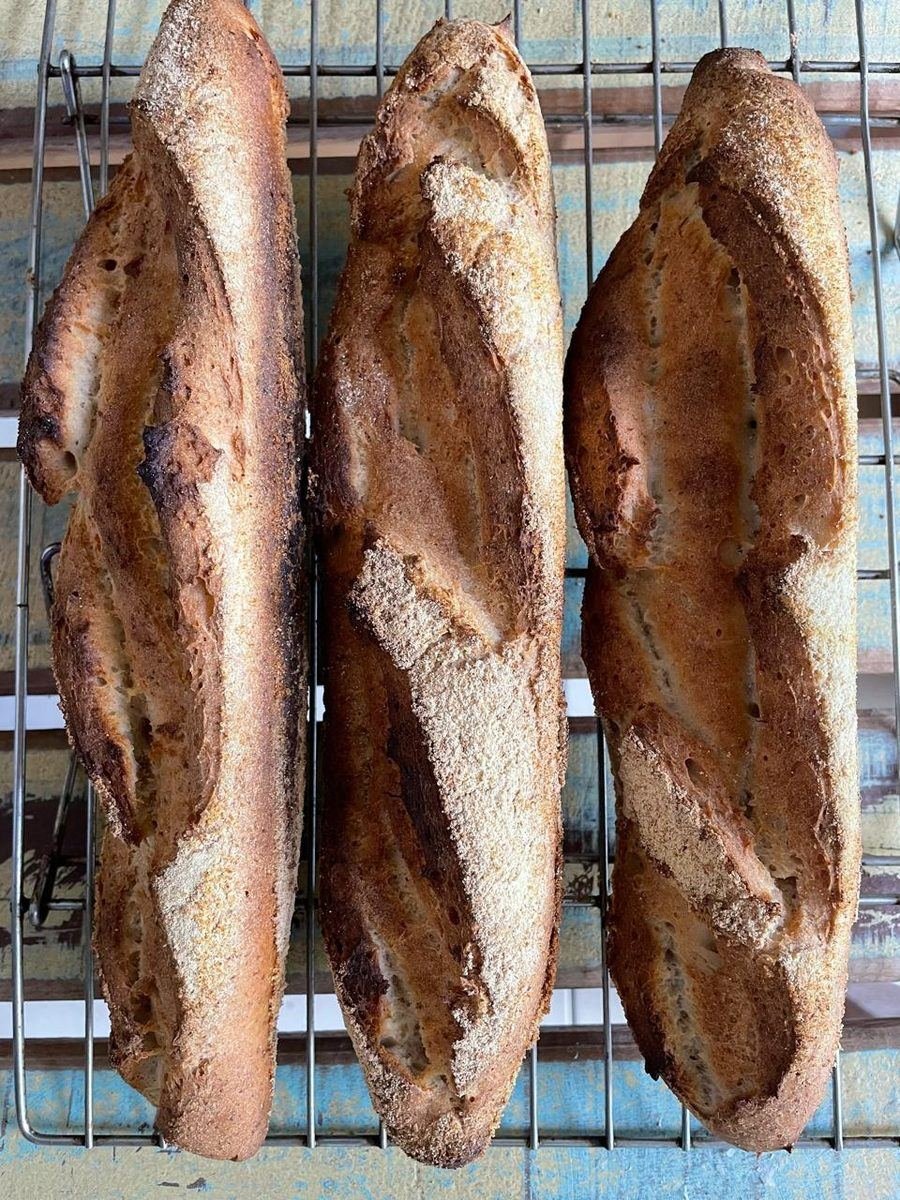 Pães veganos e rústicos da Padoca da Nath